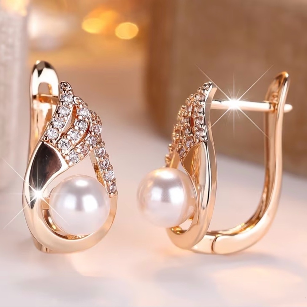 Elegant Gold and Silver Pearl Earrings. - Picture 4 of 7